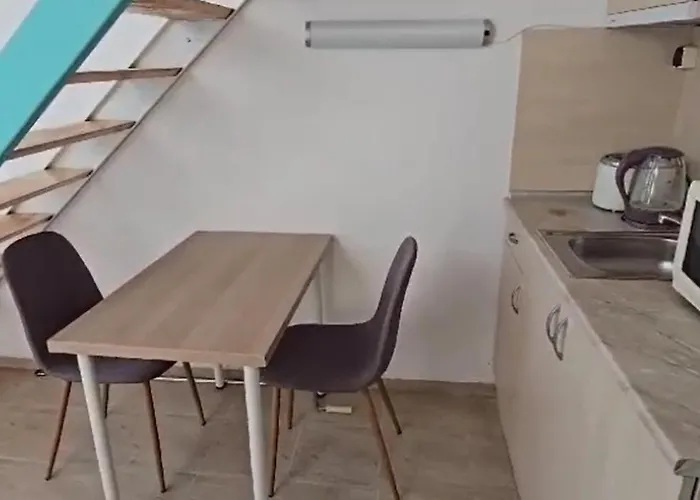 Seaview With Garden & Pool Apartament